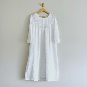 White with Bee Embroidery Victorian Classics long gown size medium